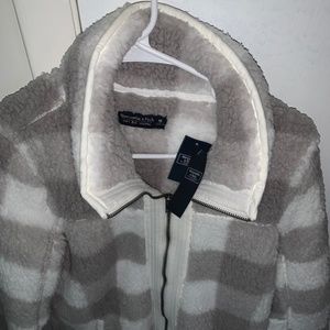 Ambercrombie & Fitch fleece sweater